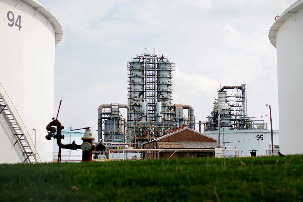 Delta's fuel bill exploded. The airline's refinery gamble offered some relief.