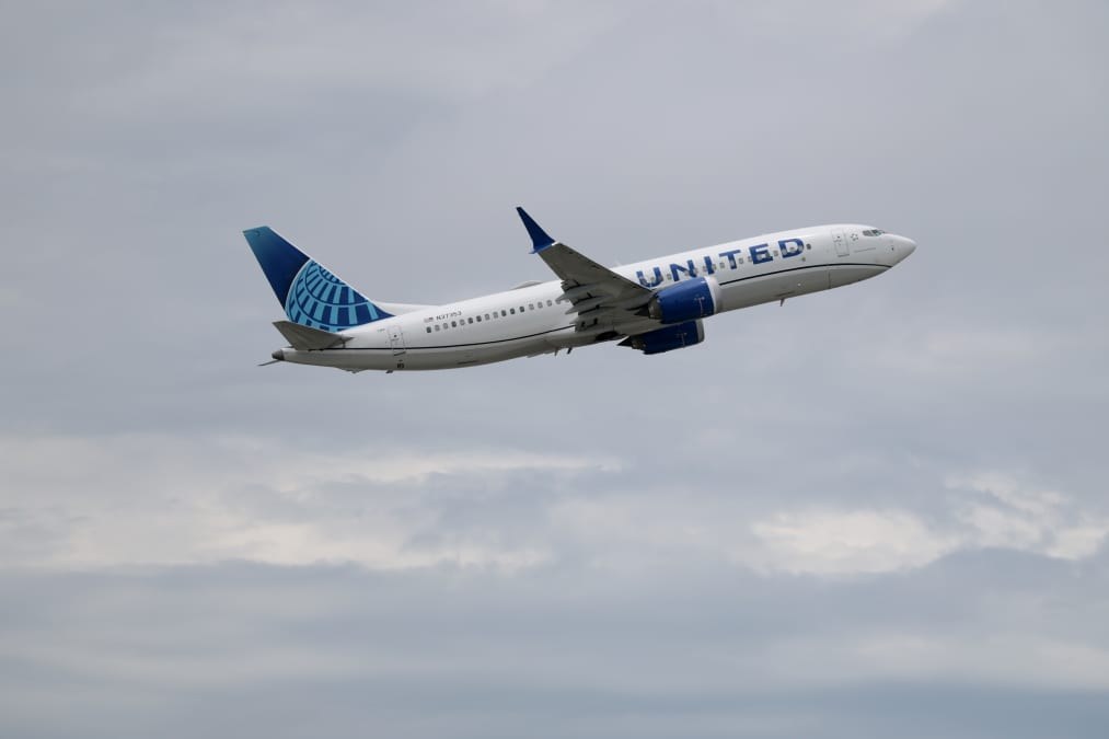 United earnings top estimates but airline expects $6 billion in added fuel costs