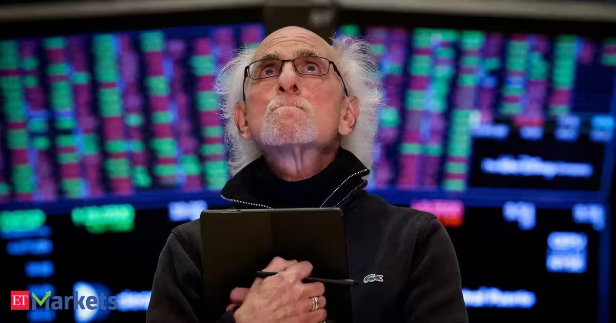S&P 500, Nasdaq open lower as chip stocks weaken