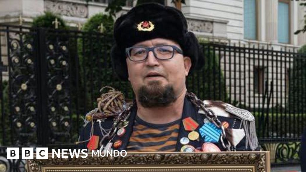 El artista ruso crítico de Putin que fue asesinado a tiros en Polonia