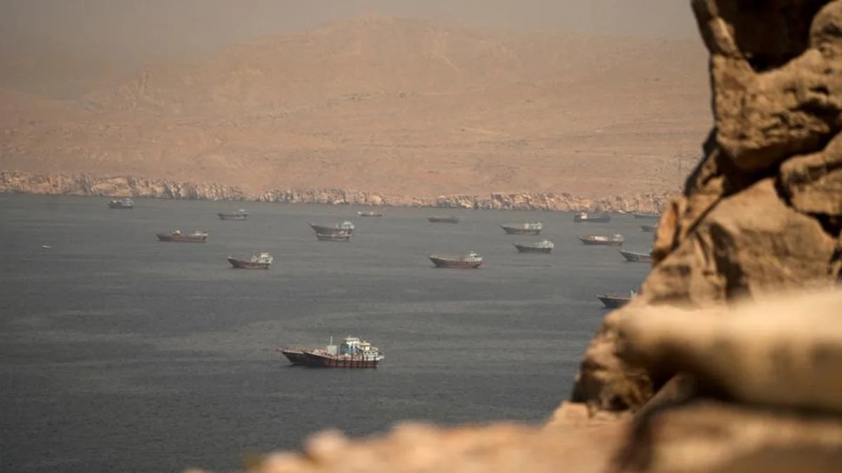 Oil prices dip but hold near highest in a month on Middle East tensions