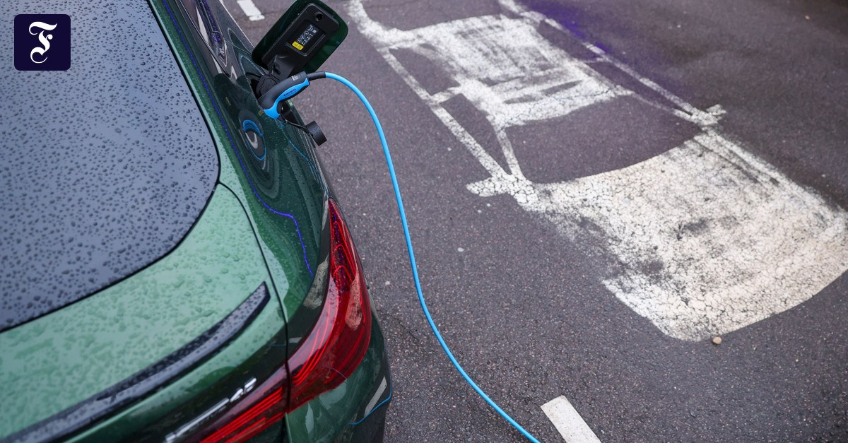 Fraunhofer-Studie: Elektroautos seit 2020 deutlich günstiger geworden