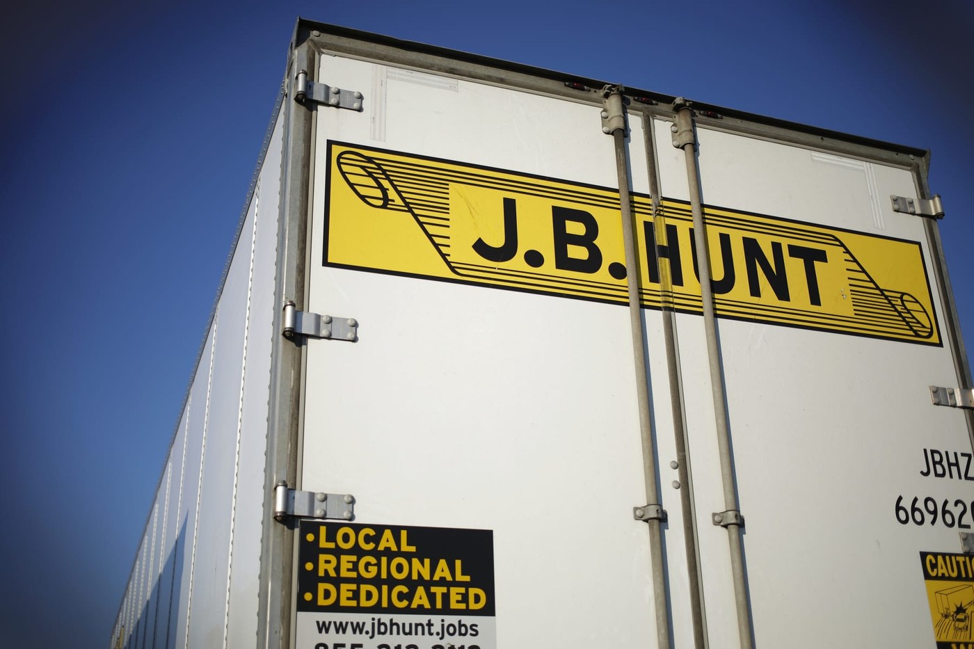 J.B. Hunt stock plunges 10% after company warns third-quarter earnings will fall